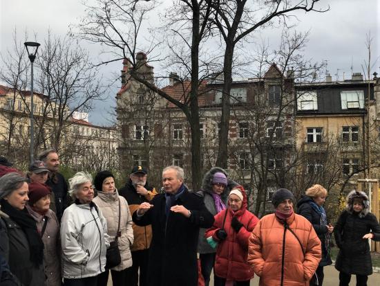 Za architekturou v okolí Riegrových sadů