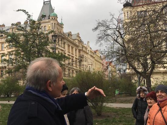 Za architekturou v okolí Riegrových sadů