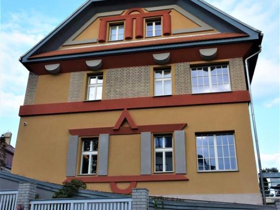 Vinohradské vily s dr. Zachařem