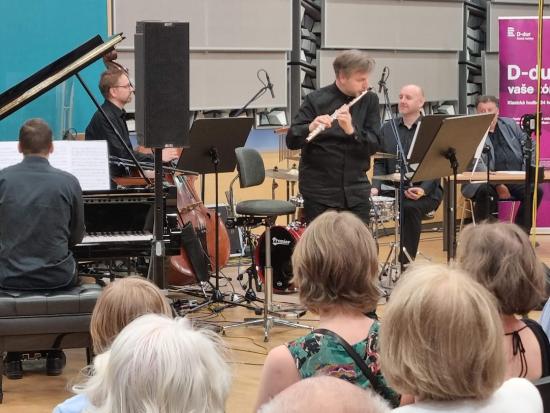Elegance baroka ve swingovém kabátě, koncert ve Studiu 1 ČRo