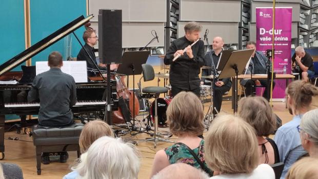 Elegance baroka ve swingovém kabátě, koncert ve Studiu 1 ČRo